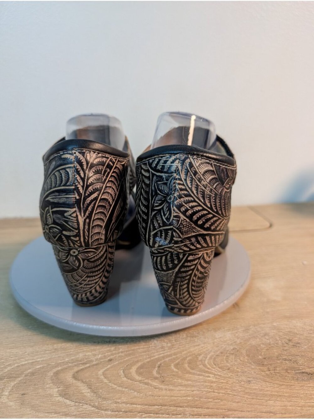 L'Artiste by Spring Step Toolie Black Tooled Leather Mary Jane Shoes Women's 41 - Picture 5 of 10
